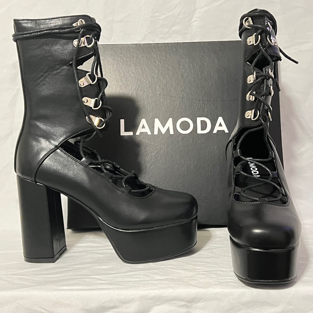 LAMODA UK6/EUR39/US8 “Shelter From The Storm” Platform High Ankle Boots